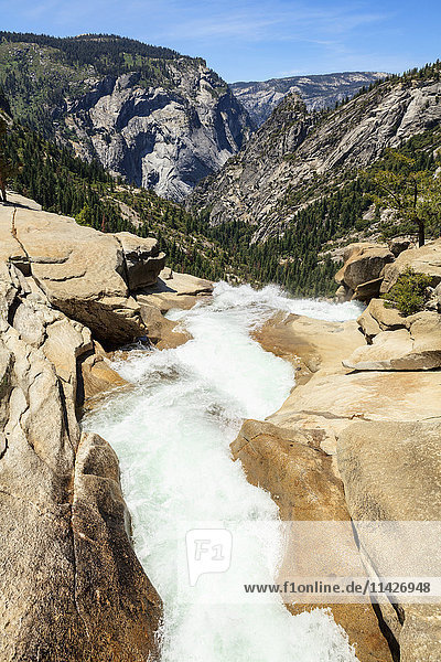 Ansicht des Nevada Falls  Yosemite National Park; Kalifornien  Vereinigte Staaten von Amerika'.