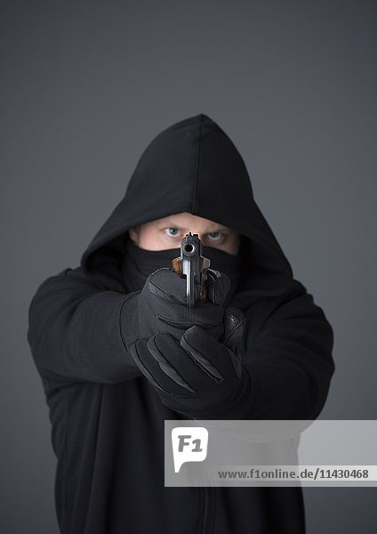 Gewalttäter mit Schusswaffe