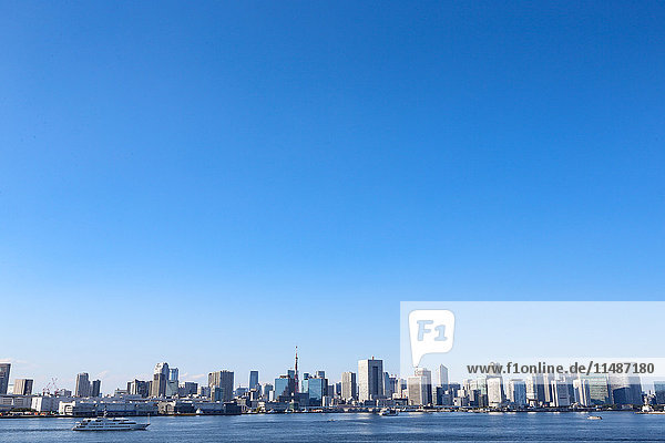Stadtbild von Tokio und blauer Himmel  Tokio  Japan