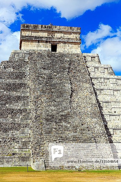 Central structure of Castillo  in the ancient Mayan temple of Chichen Itza  Yucatan  mexico.