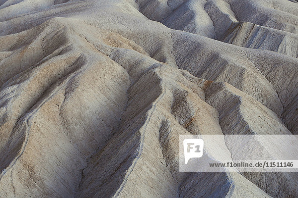Zabriskie Point im Morgengrauen  Death Valley National Park  USA.