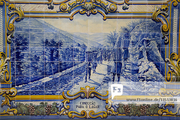 Kachelmalerei (Azulejos)  Bahnhof Pinhao  Alto Douro-Weintal  UNESCO-Welterbe  Portugal  Europa