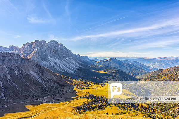Italien  Südtirol  Funes-Tal  Odle-Gruppe im Herbst