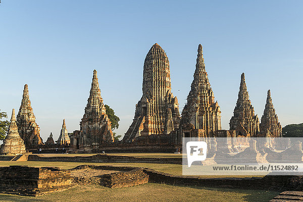 Thailand  Ayutthaya  Buddhistische Tempelanlage Wat Chai Watthanaram im Historischen Park