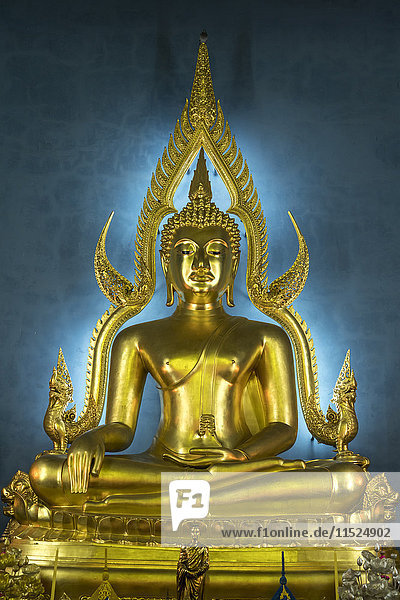 Thailand  Bangkok  Buddhastatue Phra Phuttha Chinnarat im Wat Benchamabophit