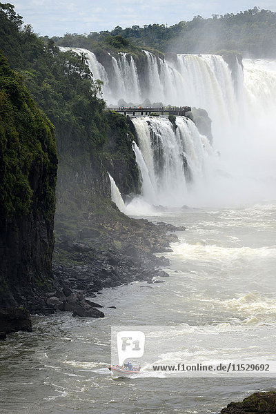 Argentinien  Südamerika  Iguzcu-Nationalpark  Iguazu-Fälle aus Argentinien