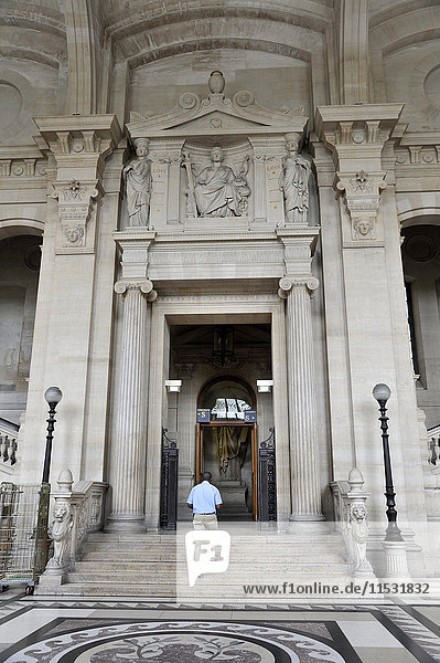 France  Paris  Ile de la Cite  inside the Courthouse  Harlay vestibule  access to the Court of Assize.