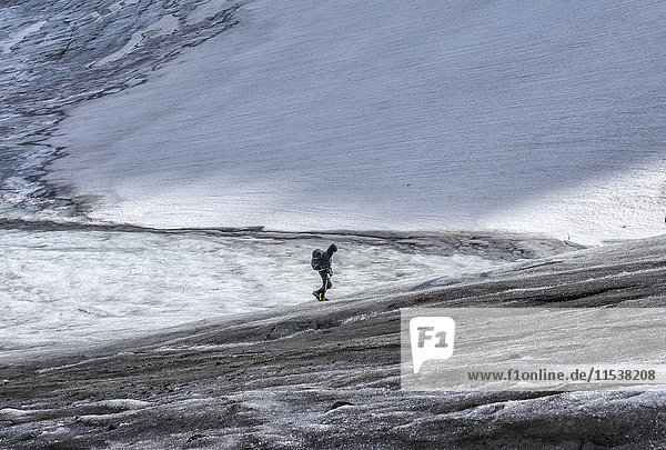 Greenland  Kulusuk  Mountaineers in the Schweizerland Alps
