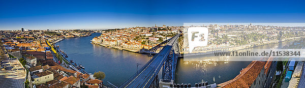 Portugal  Porto  Stadtbild von Vila Nova de Gaia aus gesehen