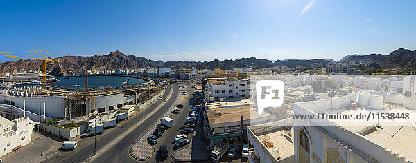 Oman  Muscat  Blick auf die Bahiri Road