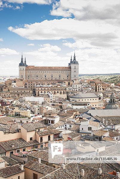 Spanien  Toledo  Stadtbild mit Alcazar von der Kathedrale aus gesehen