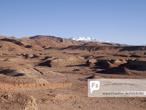 Marokko  Ait Benhaddou in der Wüste