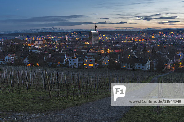Deutschland  Konstanz  Stadtbild am Abend