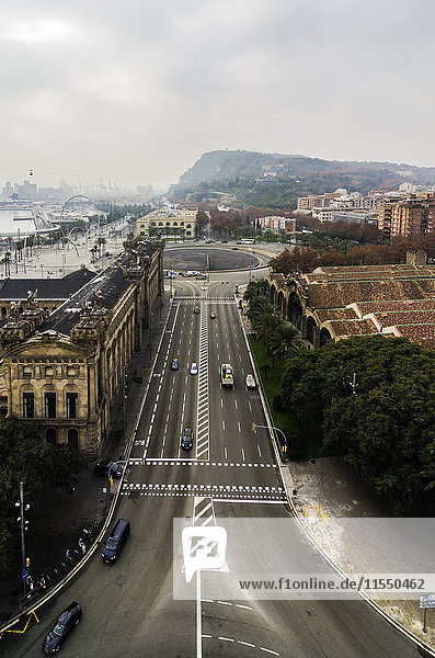 Spanien  Barcelona  Stadtbild mit Straße