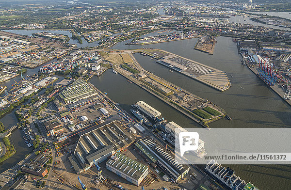 Deutschland  Hamburg  Luftaufnahme von Mitte und Elbinsel Steinwerder