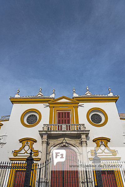 Spanien  Andalusien  Sevilla  Fassade der Plaza de Toros de la Maestranza