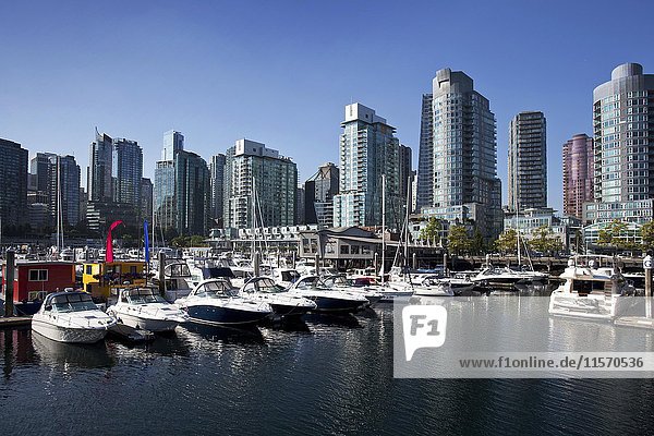 Vancouver Coal Harbor  Yachthafen und Skyline  Vancouver  Provinz British Columbia  Kanada  Nordamerika