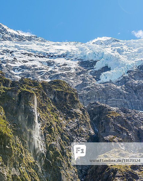 Wasserfall  Rob Roy Gletscher  Mount Aspiring National Park  Otago  Südland  Neuseeland  Ozeanien