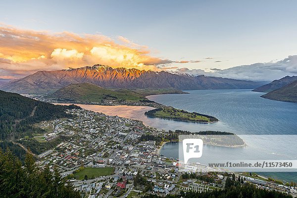 View of Lake Wakatipu and Queenstown at sunset  Ben Lomond Scenic Reserve  Berkgette The Remarkables  Otago  Southland  New Zealand  Oceania