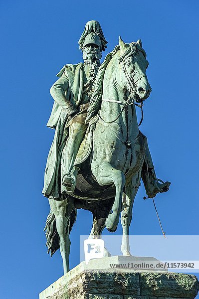 Reiterstandbild  Denkmal für Kaiser Wilhelm I. von der Hohenzollernbrücke  Köln  Nordrhein-Westfalen  Deutschland  Europa