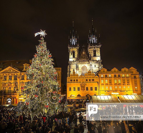 Tyn Cathedral  Christmas market on the Old Town Square  night scene  historic centre  Prague  Bohemia  Czech Republic  Europe