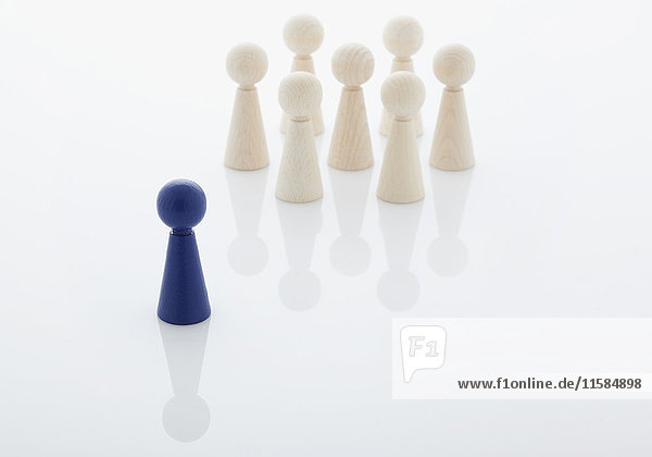 Spielfiguren  eine Figur ist Außenseiter