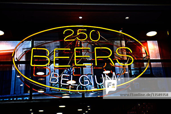 Neonreklame für belgisches Bier
