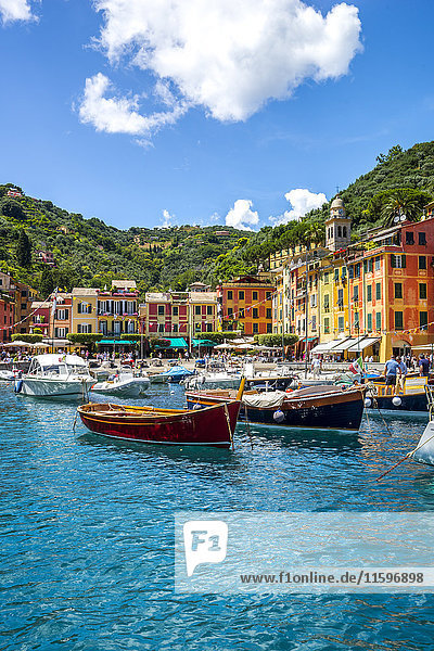 Italien  Ligurien  Portofino  festgemachte Boote