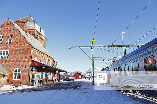 Bahnhof im Winter