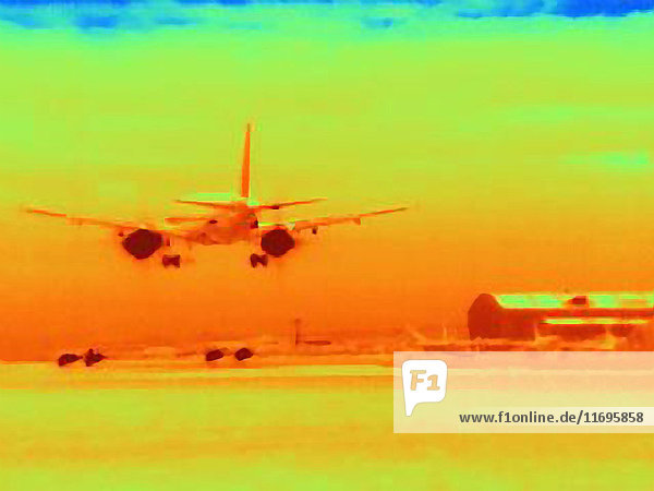 Wärmebild der Flugzeuglandung