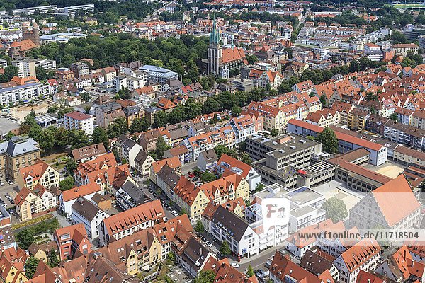 Blick von der Ulmer Kathedrale  historisches Zentrum mit Kirche St. Georg  Ulm  Baden-Württemberg  Deutschland  Europa