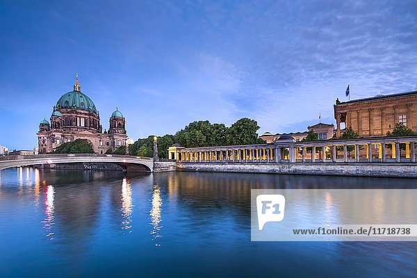 Evening mood at Spree  Cathedral and old National Gallery  Museumsinsel  Berlin-Mitte  Berlin  Germany  Europe