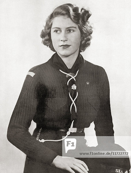 Prinzessin Elizabeth  zukünftige Elizabeth II  geboren 1926. Königin des Vereinigten Königreichs  Kanadas  Australiens und Neuseelands. Hier im Jahr 1943 in einer Pfadfinderinnen-Uniform. Nach einer Fotografie.