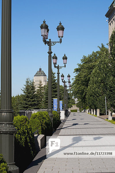 Promenade neben den Parlamentsgebäuden von Quebec; Quebec City  Quebec  Kanada'.