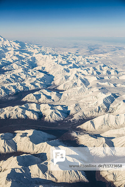 Luftaufnahme der schneebedeckten Alaska Range  Southcentral Alaska  USA
