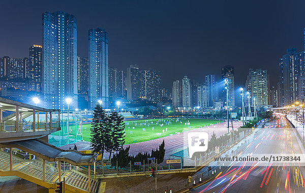 Mongkok Mehrfamilienhäuser und Sportplatz  Hongkong  China