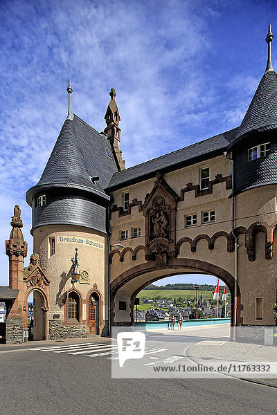 Bridge Gate in Traben-Trabach  Moselle Valley  Rhineland-Palatinate  Germany  Europe