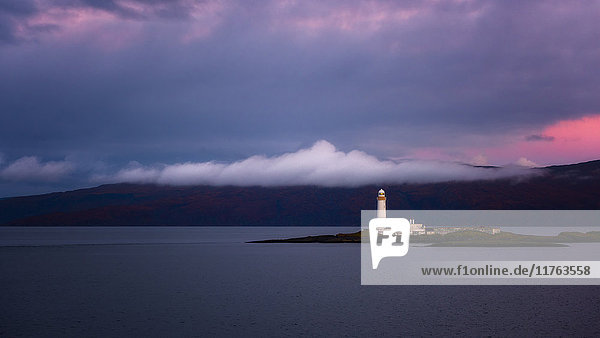 Morgendämmerung am Lismore-Leuchtturm  Innere Hebriden  Schottland  Vereinigtes Königreich  Europa