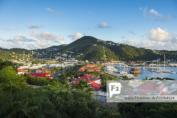 Blick über Charlotte Amalie  Hauptstadt von St. Thomas  US-Jungferninseln  Westindische Inseln  Karibik  Mittelamerika