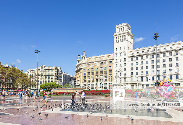 Placa de Catalunya  ein großer öffentlicher Platz im Stadtzentrum von Barcelona  Katalonien (Catalunya)  Spanien  Europa