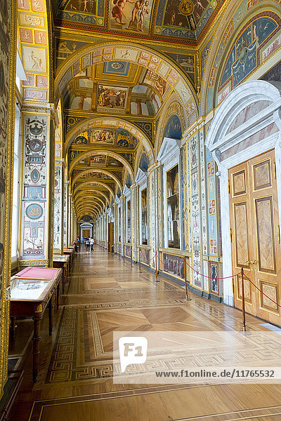 Innenraum des Winterpalastes  Staatliches Eremitage-Museum  UNESCO-Weltkulturerbe  St. Petersburg  Russland  Europa