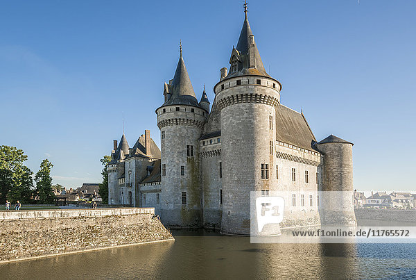 Schloss und Wassergraben  Sully-sur-Loire  UNESCO-Welterbe  Loiret  Centre  Frankreich  Europa