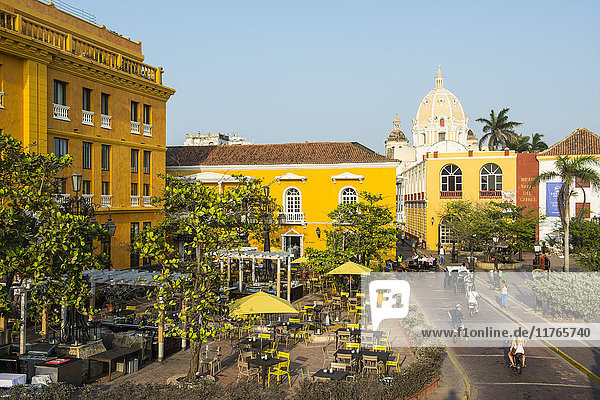Koloniale Architektur auf der Plaza Santa Teresa  im Bereich des UNESCO-Weltkulturerbes  Cartagena  Kolumbien  Südamerika
