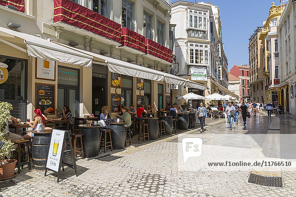 Cafés und Restaurants in der Calle Granada  Malaga  Costa del Sol  Andalusien  Spanien  Europa