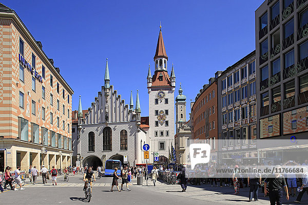Marienplatz Square with Old City Hall in Munich  Upper Bavaria  Bavaria  Germany  Europe