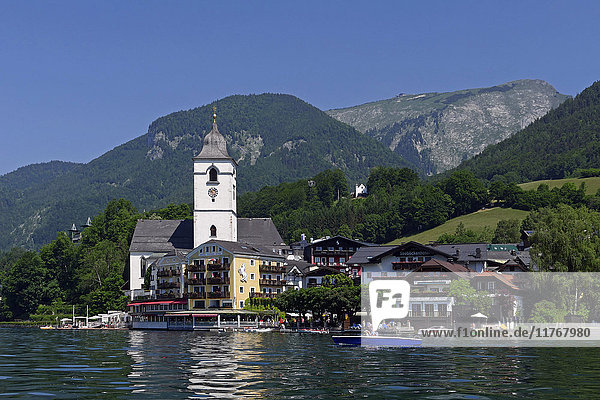 Pilgrimage Church and Hotel Weisses Roessl  St. Wolfgang  Lake Wolfgang  Salzkammergut  Upper Austria  Austria  Europe
