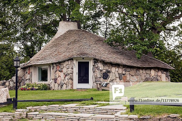 Charlevoix Michigan One Of The Two Dozen Mushroom Houses Designed By Earl Young Which Feature Undulating Lines And Extensive Use Of Local Stone