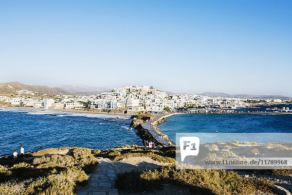 Griechenland  Kykladen  Naxos  Stadtbild vom Apollo-Tempel aus gesehen