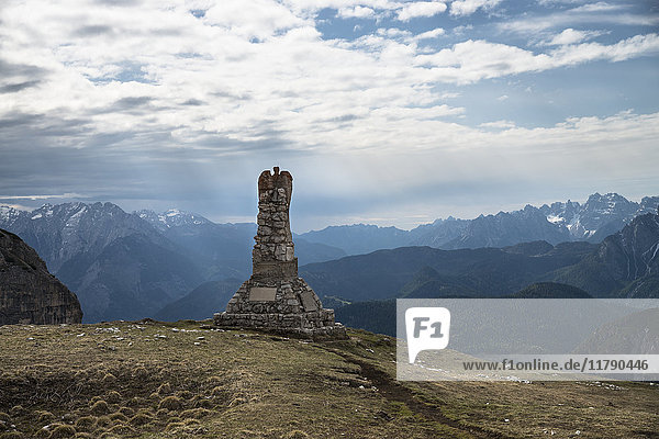 Italien  Südtirol  Dolomiten  Kriegsdenkmal im Nationalpark Tre Cime