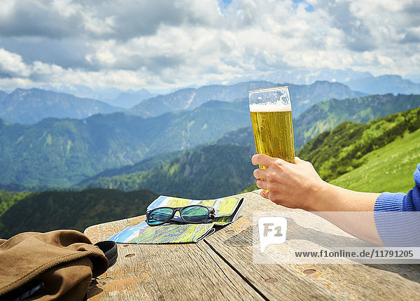 1,40 - 50 Jahre,40 bis 45,abschalten,Agrarland,Alkohol